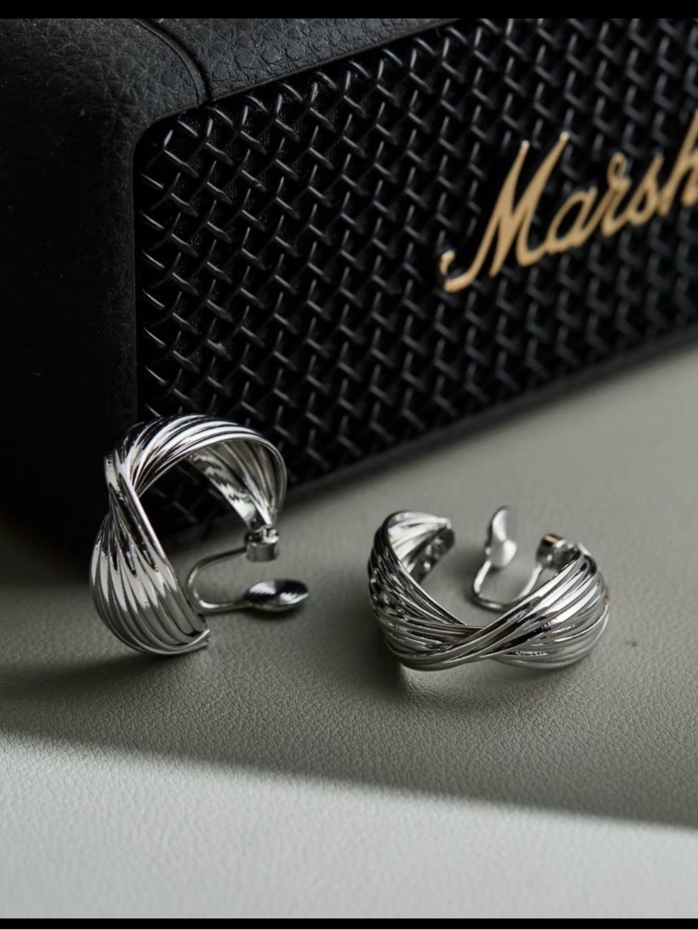 New Vintage-Style Twisted Hoop Earrings in Shiny Silver - Clip On with padding